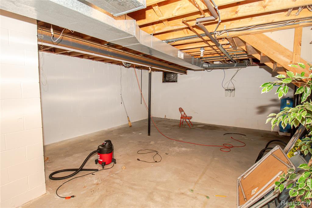 808 Vivian Lane, Oxford, MI 48371 — Photo 23