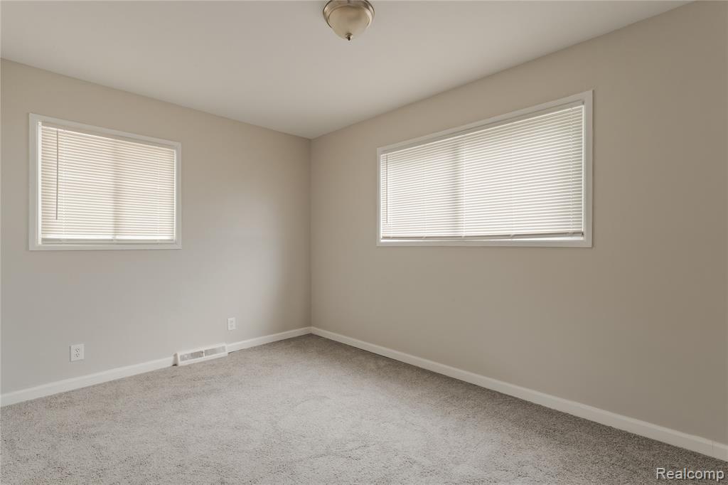 93 W Princeton Avenue, Pontiac, MI 48340 — Photo 7