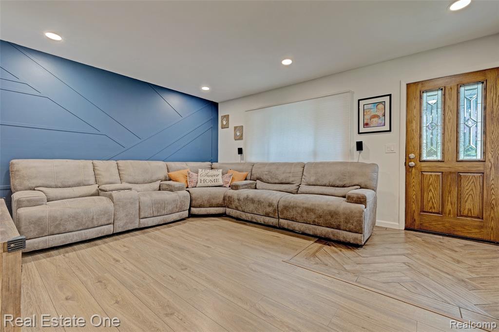 1574 Farnsworth Road, Lapeer, MI 48446 — Photo 2