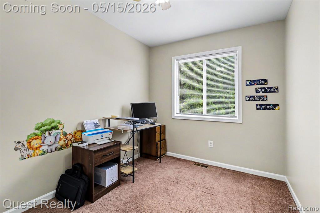 7058 Rolling Hills Drive, Waterford, MI 48327 — Photo 17