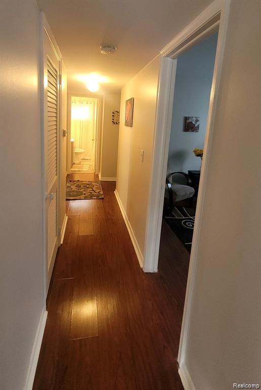 606 E MILTON Avenue, Hazel Park, MI 48030 — Photo 5