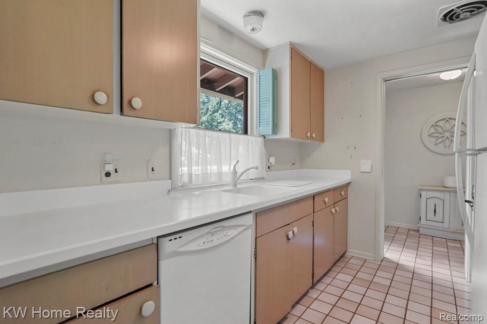 5660 Crabtree Road, Bloomfield Hills, MI 48301 — Photo 14
