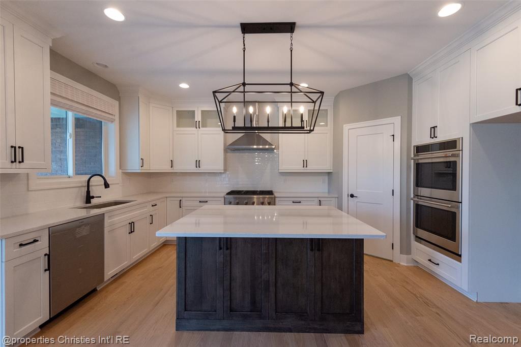 1933 Shane Ct, Oxford, MI 48370 — Photo 2