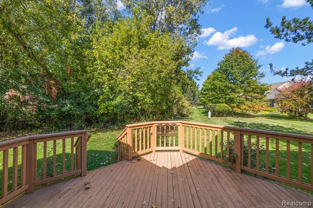 833 GARNET Court, Rochester, MI 48306 — Photo 11