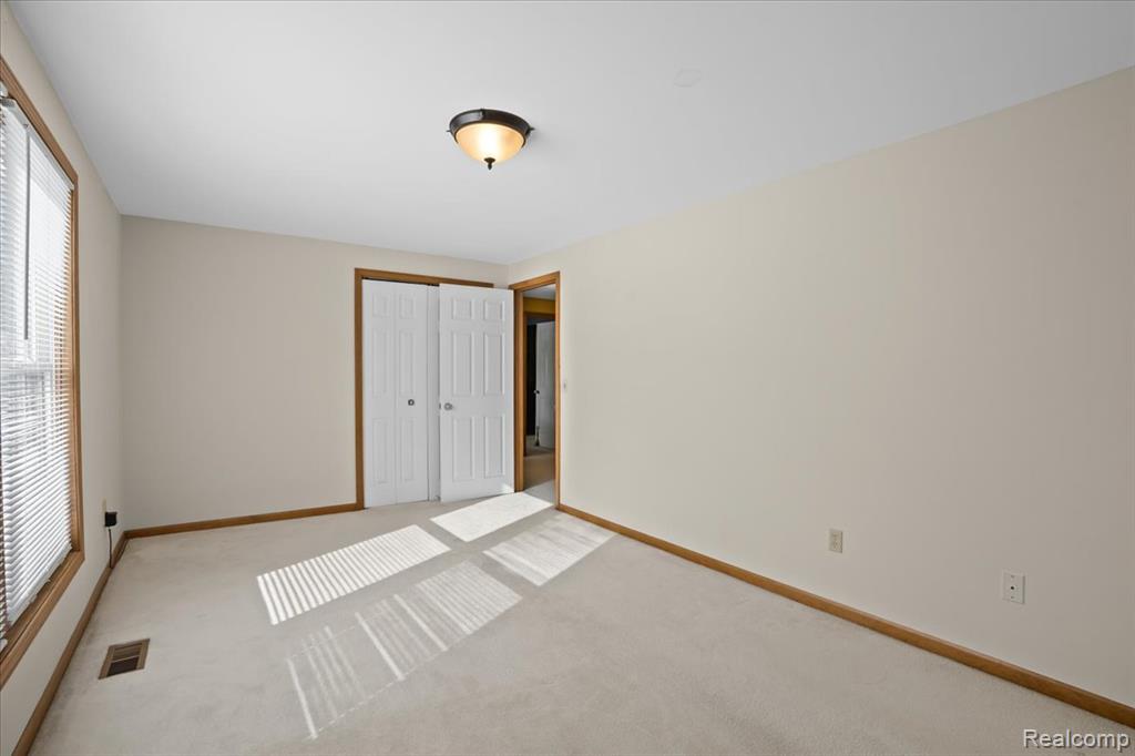 9112 Meadowdale Drive, Brighton, MI 48114 — Photo 32