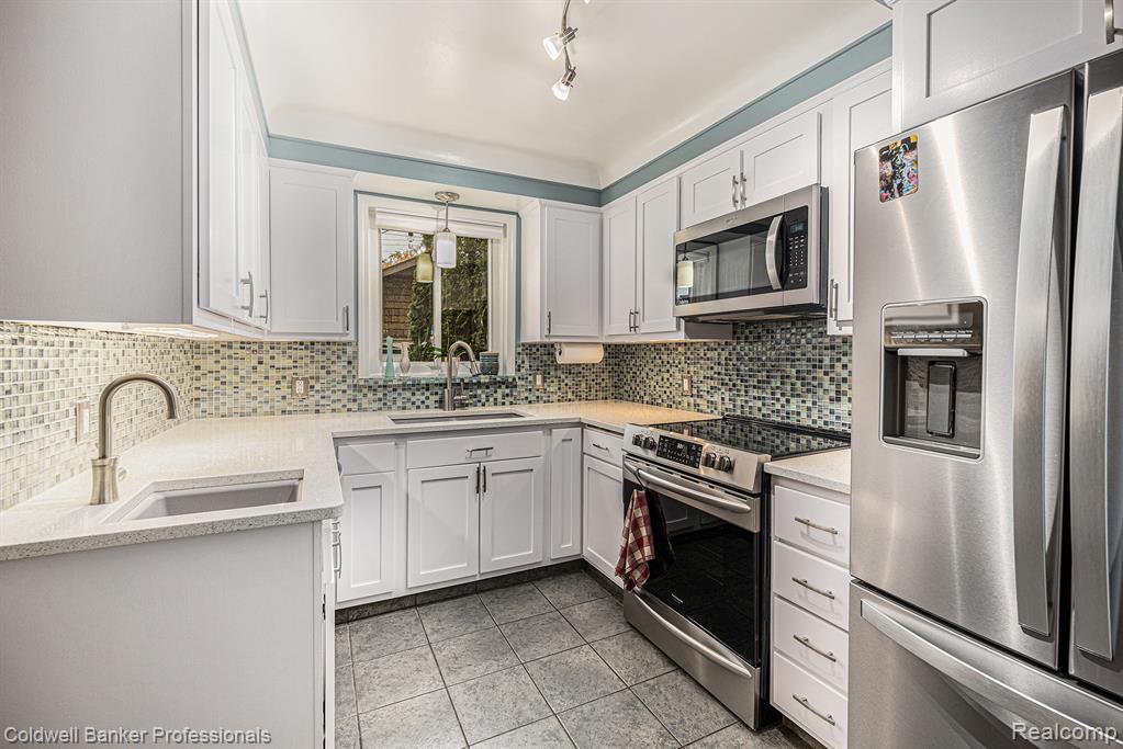 1358 Harvard Road, Grosse Pointe Park, MI 48230 — Photo 17