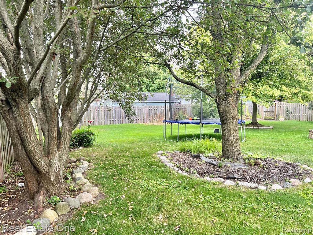 24236 SIMMONS Drive, Novi, MI — Photo 24