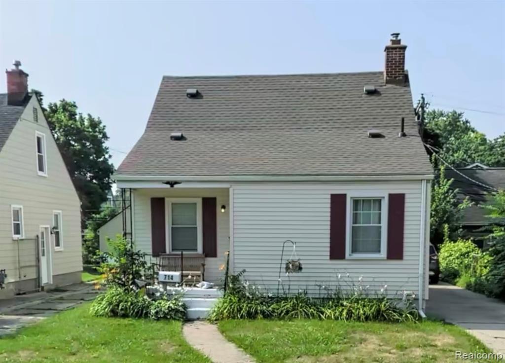 714 E 12 Mile Road, Royal Oak, MI 48073 — front exterior