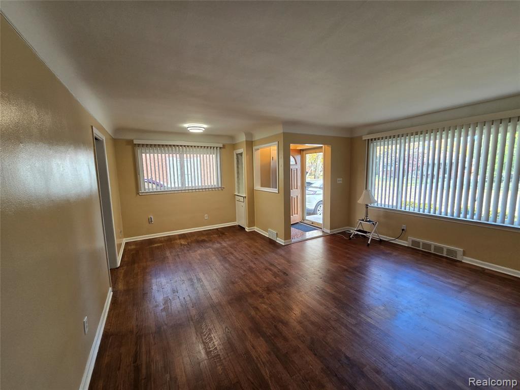 9315 San Jose, Redford, MI 48239 — Photo 2
