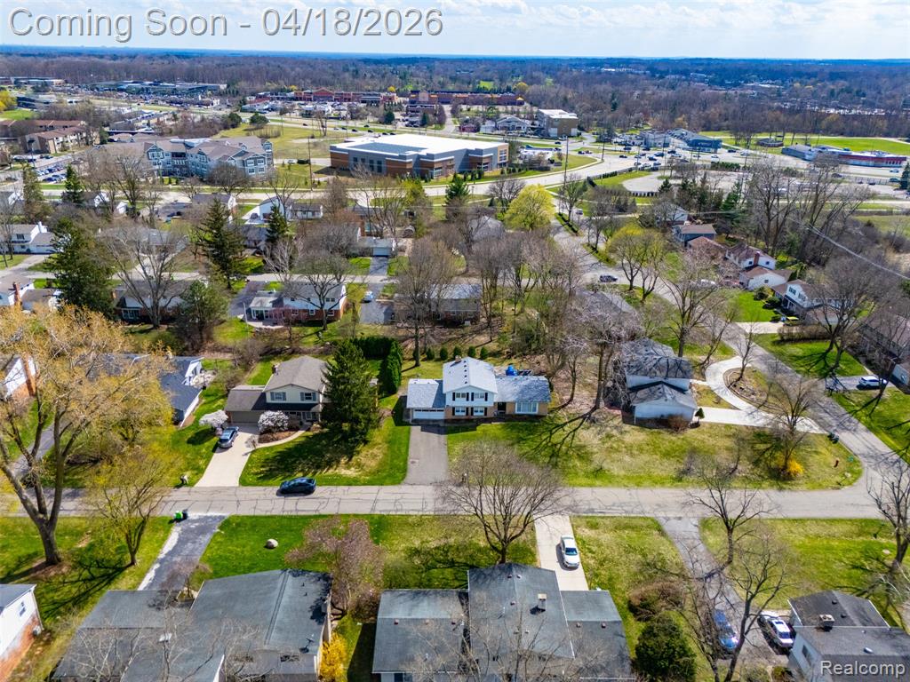 5585 Castleton Drive, West Bloomfield, MI — Photo 24