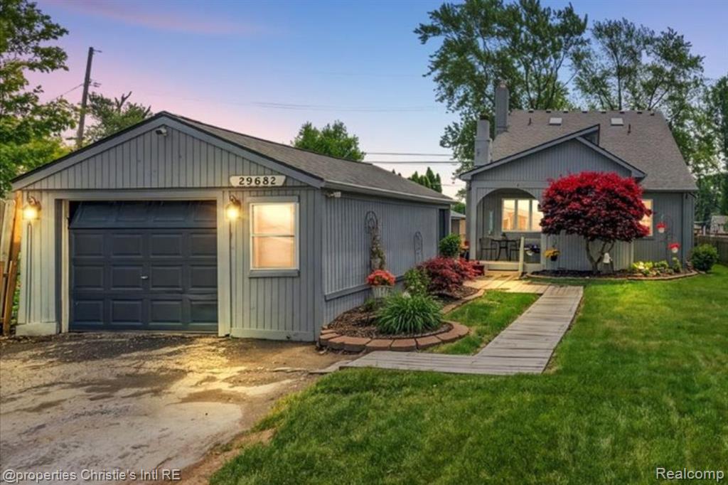 29682 Old North River Road, Harrison Township, MI