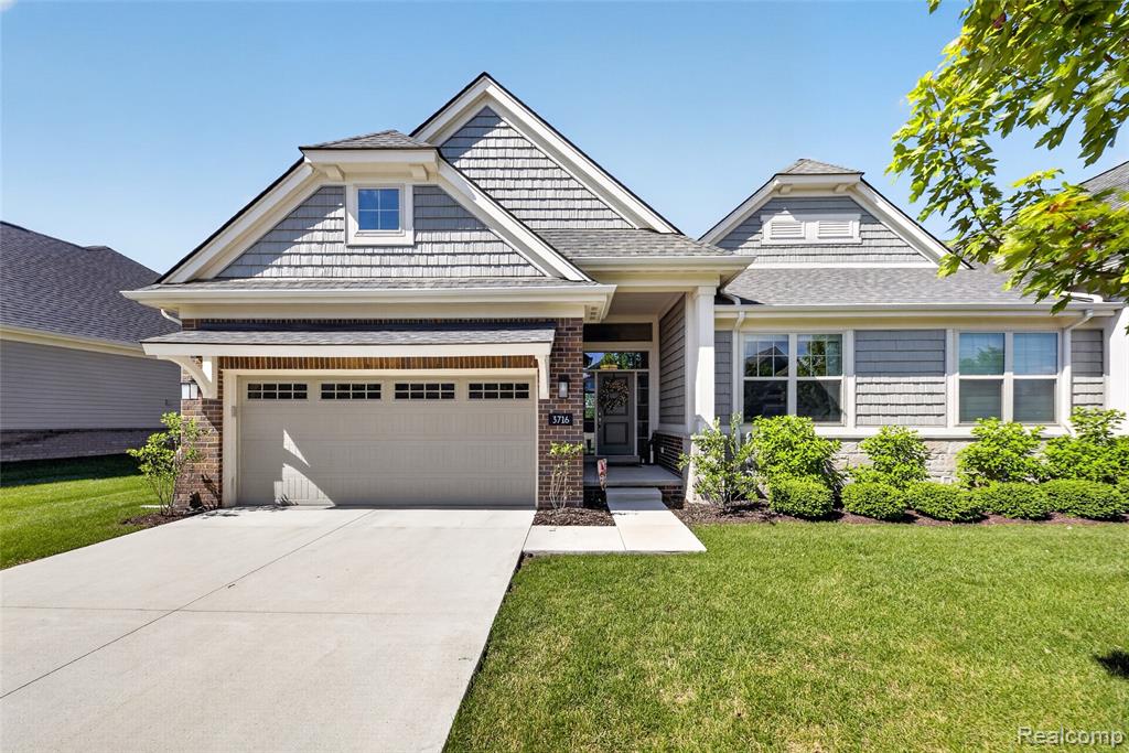 3716 Chatham Pl, Brighton, MI 48114