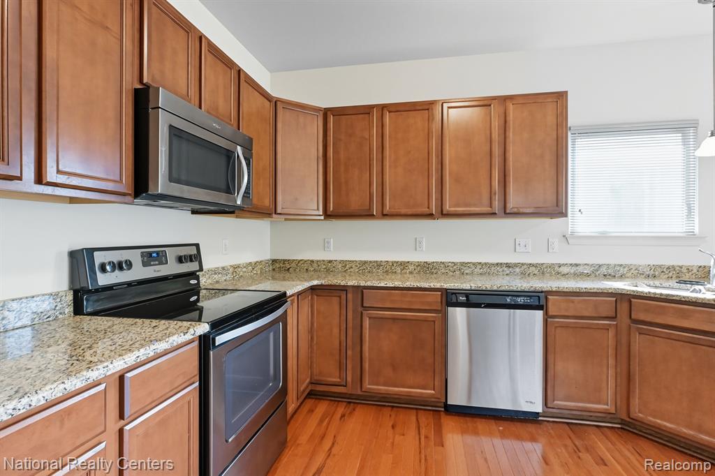 4160 Wrenwood Lane, 29, Canton, MI 48188 — Photo 7