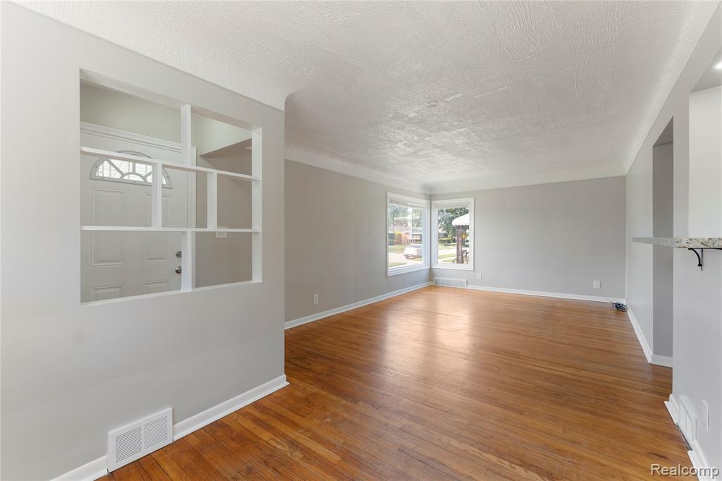 6869 Buhr Street, Hamtramck, MI 48212 — Photo 3
