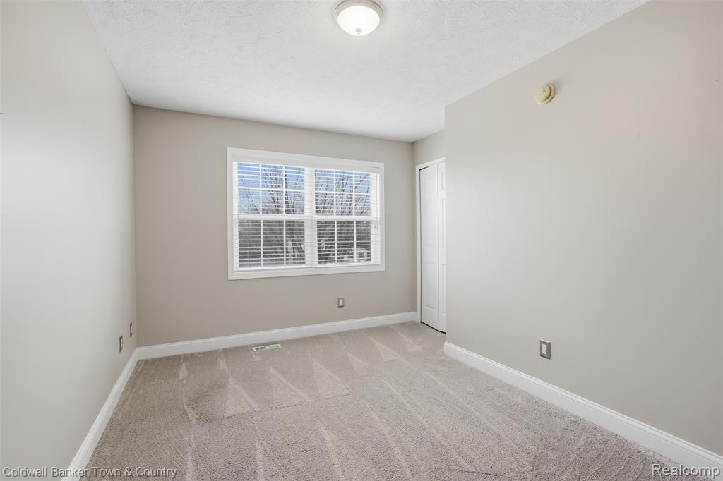 7431 Oceola Farms Court, Howell, MI 48855 — Photo 31