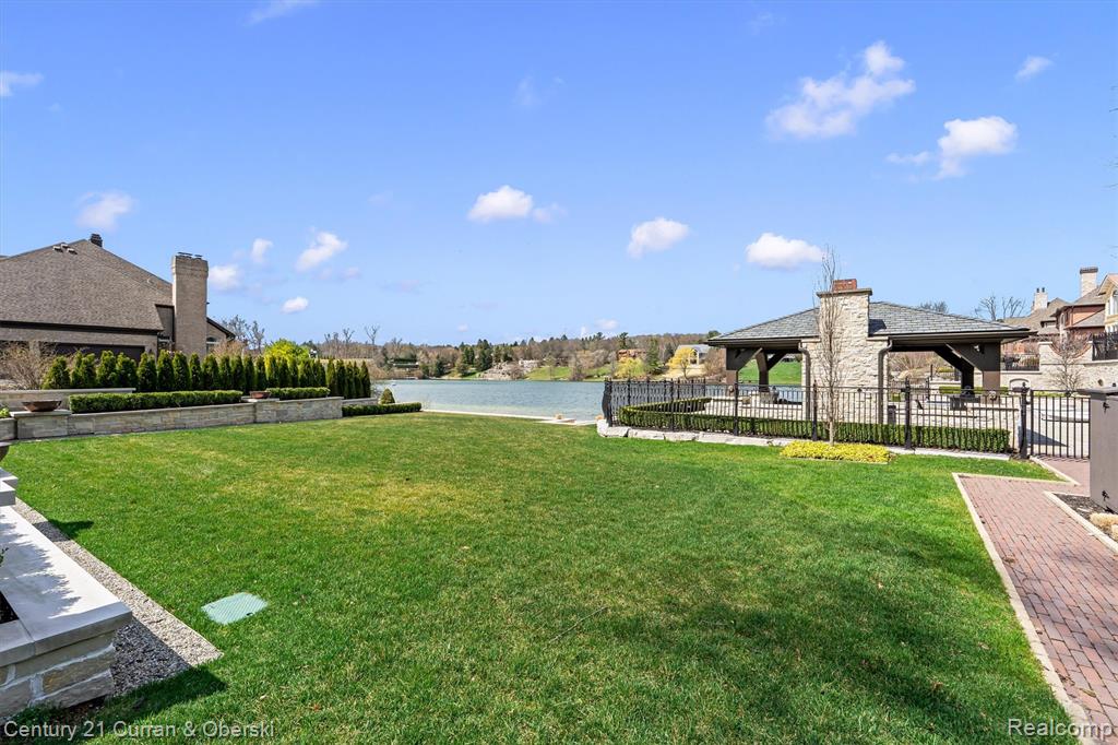 18939 Bella Vista Court, Northville, MI 48168 — Photo 73