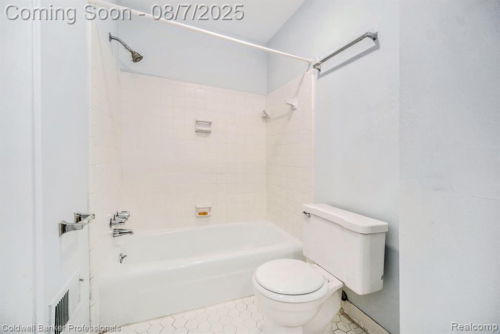3543 Burbank Drive, Ann Arbor, MI 48105 — Photo 21