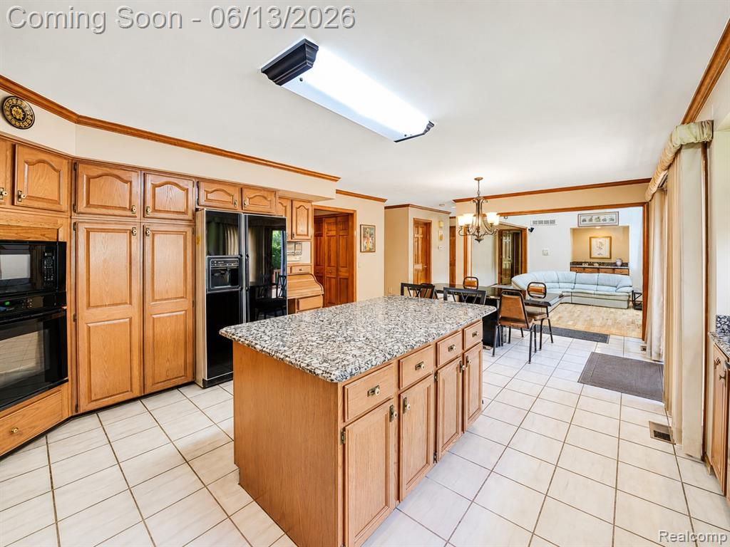 29342 Strathmore Drive, Farmington, MI 48331 — Photo 27