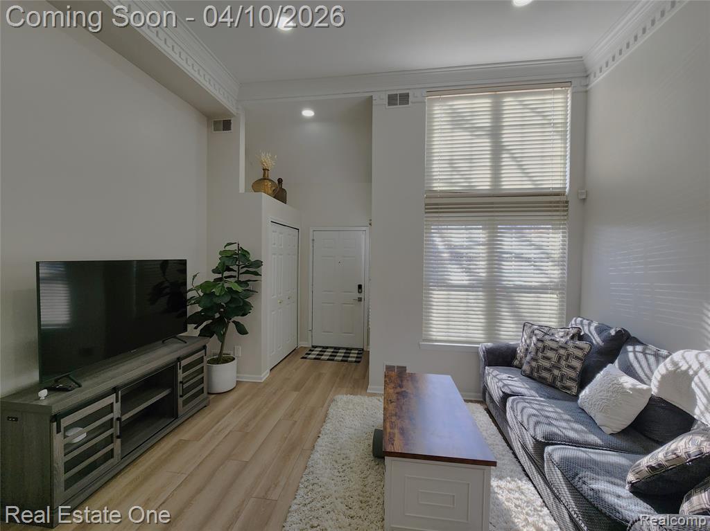 1341 S Washington Avenue, Royal Oak, MI 48067 — Photo 2