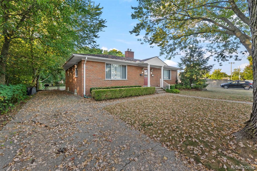 42 Gladwin Avenue, Clawson, MI — Photo 3