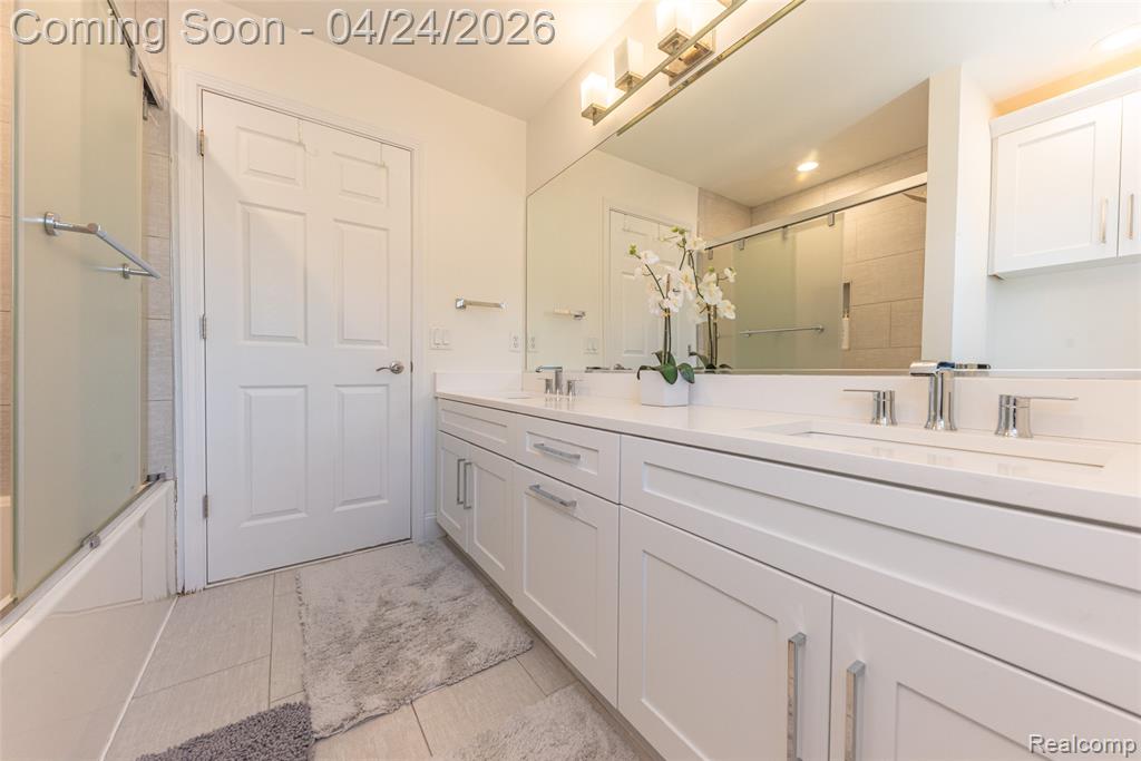 45711 Bristol Circle, Novi, MI 48377 — Photo 37