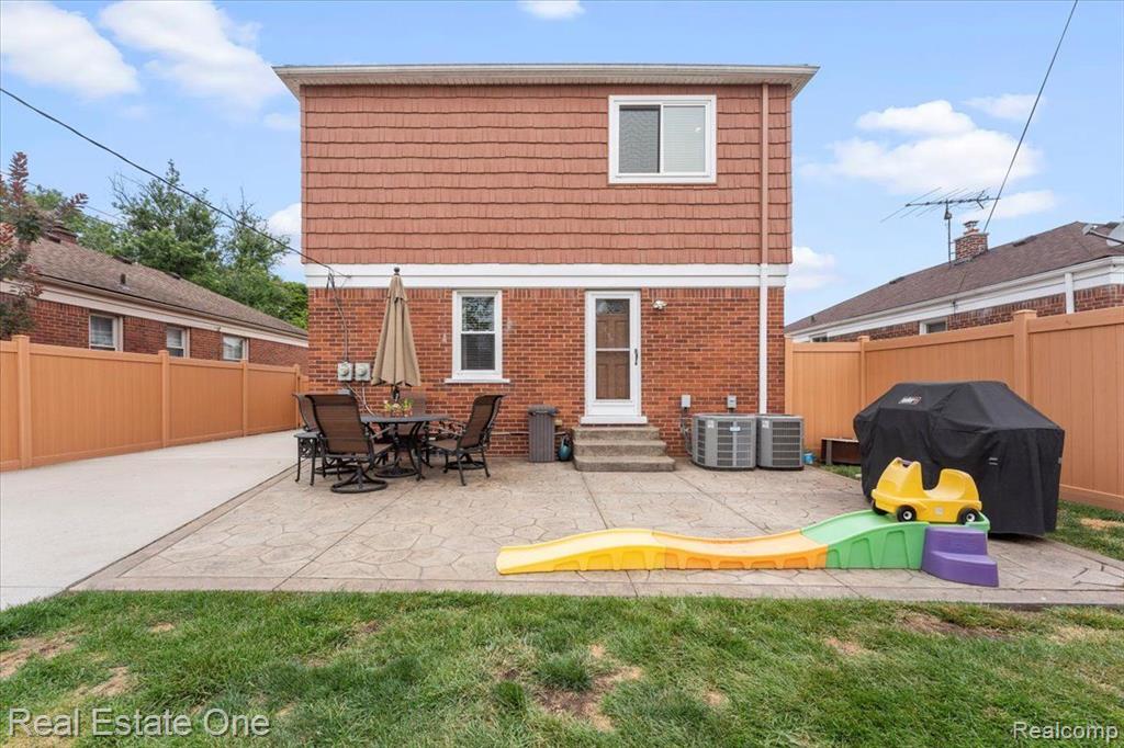 9671 STERLING Avenue, Allen Park, MI 48101 — Photo 37