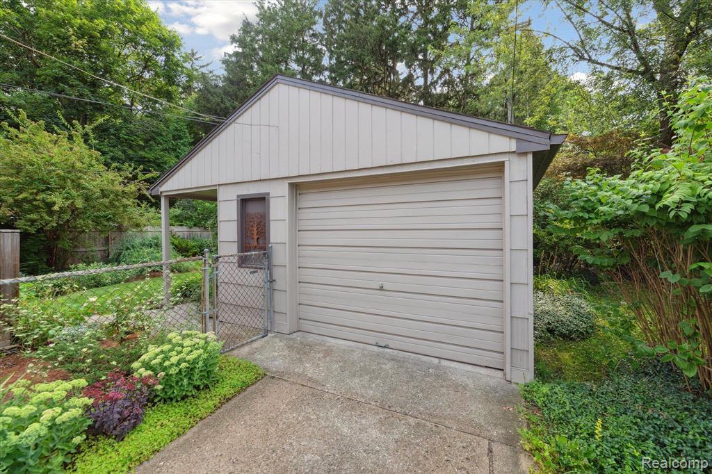 460 OWENDALE Street, Ypsilanti, MI 48197 — Photo 30