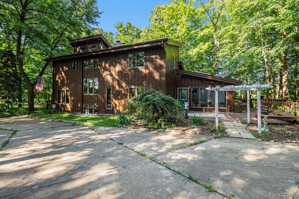 5365 S Bancroft Road, Durand, MI 48429 — front exterior
