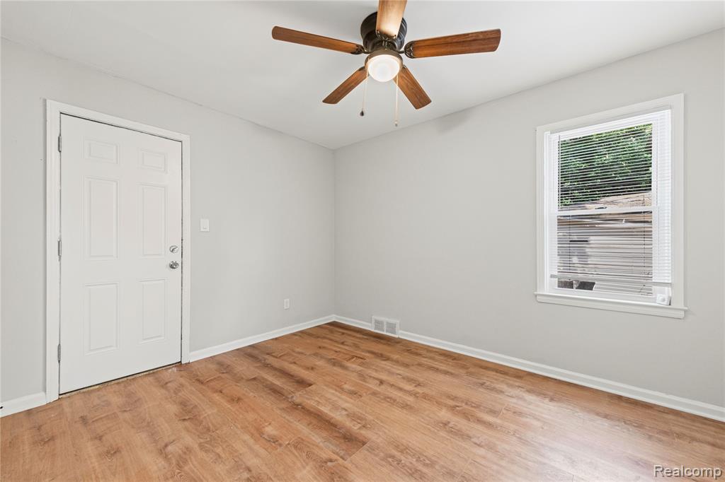 18243 Freeland Street, Detroit, MI 48235 — Photo 11