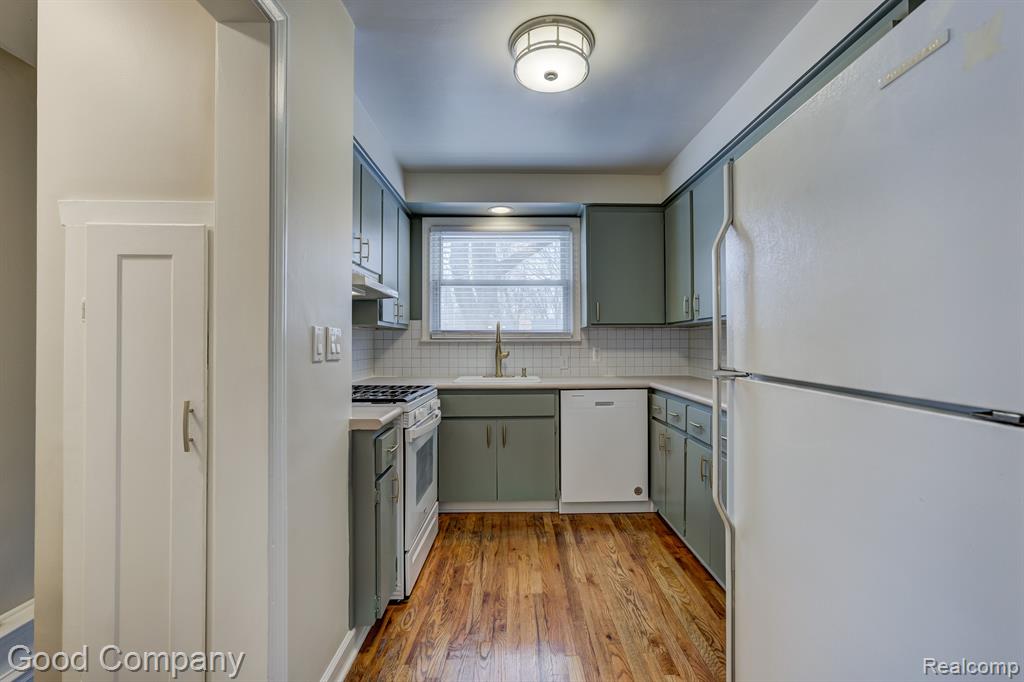 903 ROYAL Avenue, Royal Oak, MI 48073 — Photo 8