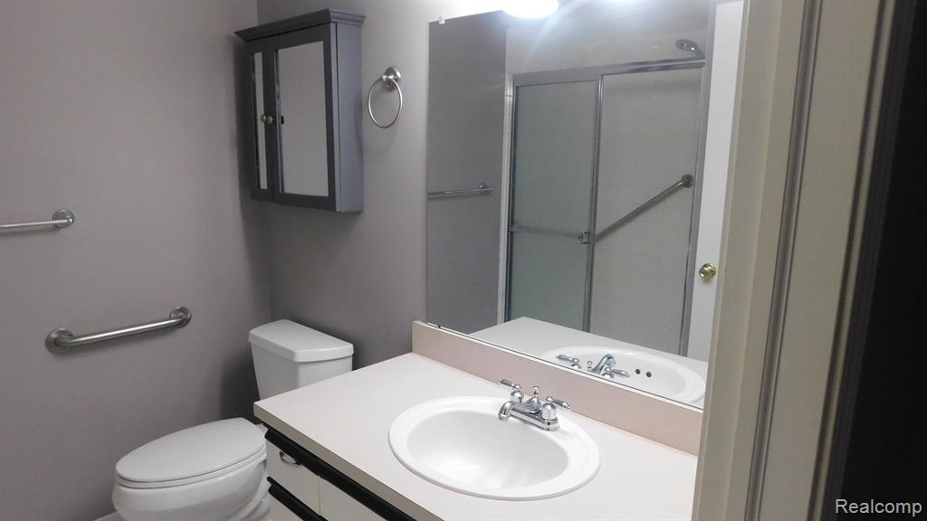 44762 MARIGOLD Drive, Sterling Heights, MI 48314 — Photo 16