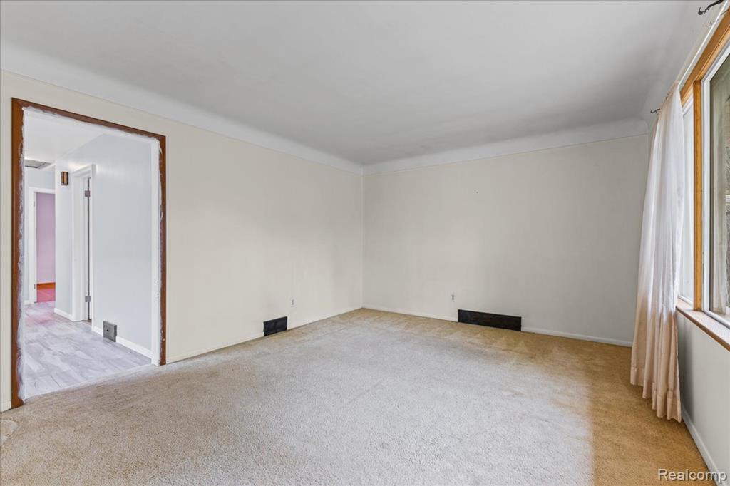 8435 Nightingale Street, Dearborn Heights, MI 48127 — Photo 10