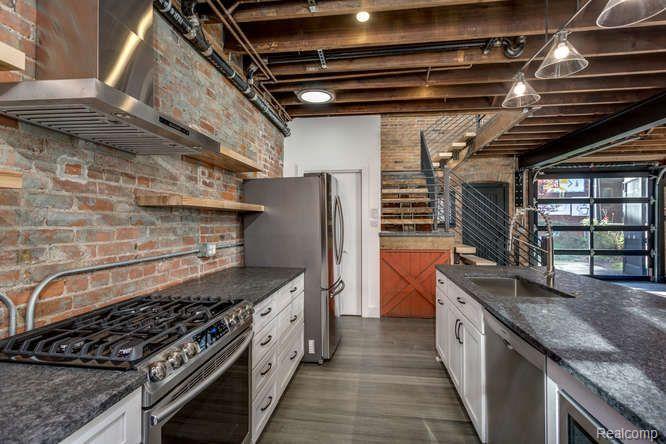 650 W FOREST Avenue, Detroit, MI 48201 — Photo 8