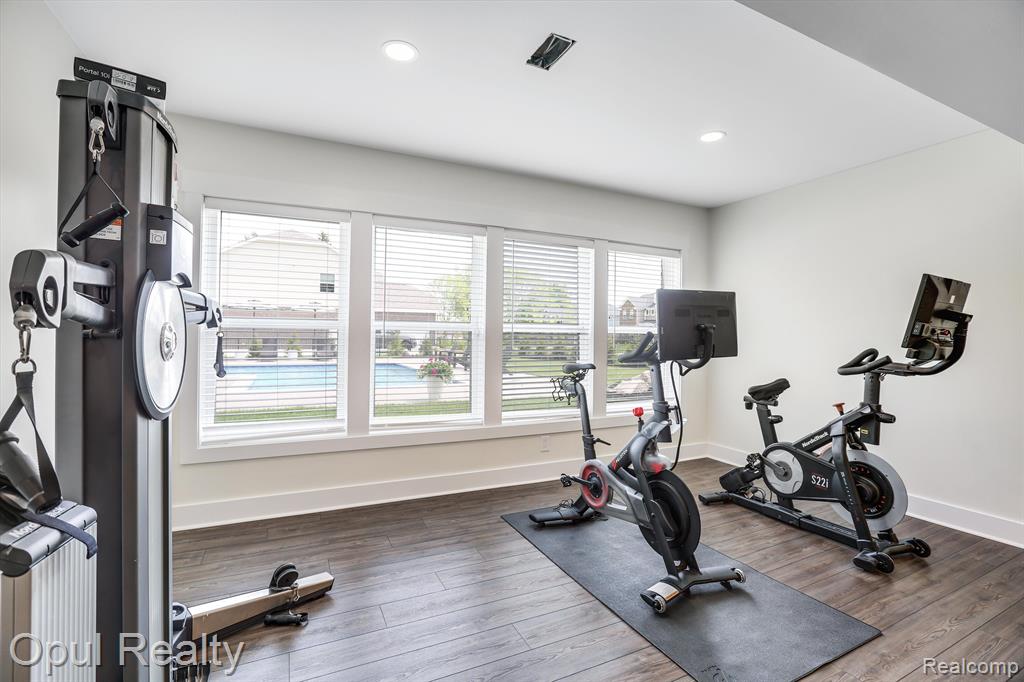 7484 HARDWOOD Circle, Canton, MI 48187 — Photo 44