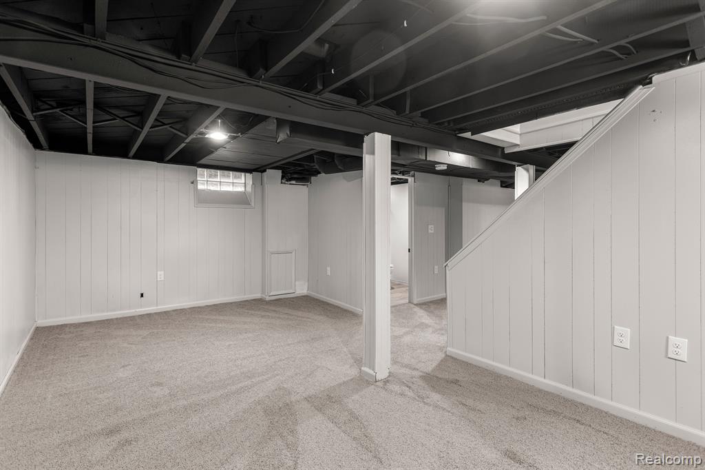 9131 WHITCOMB Street, Detroit, MI 48228 — Photo 29