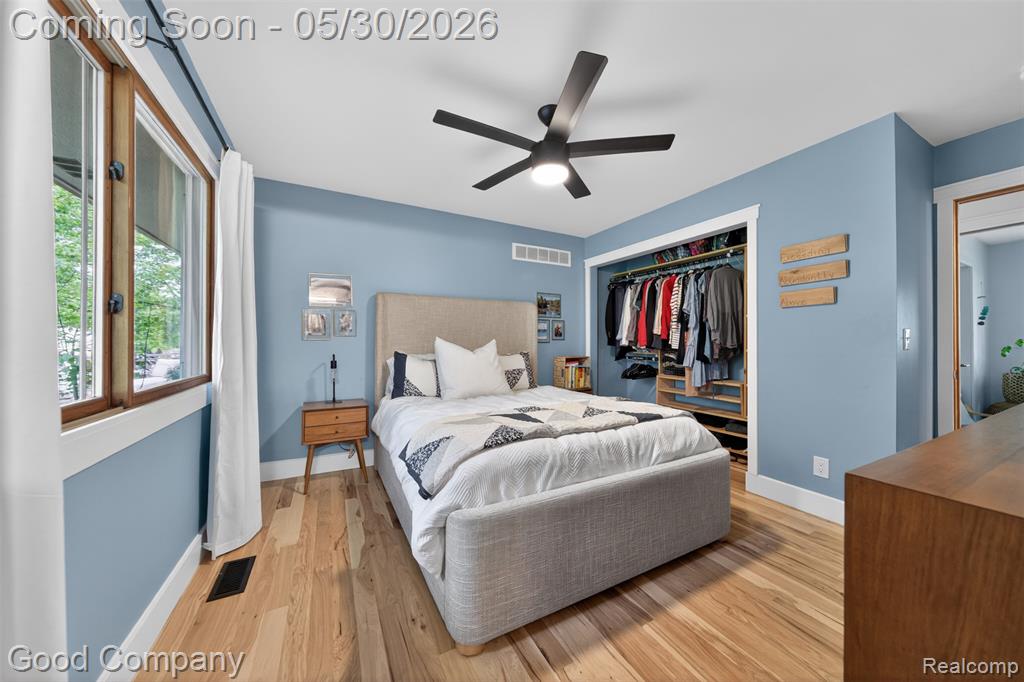933 Gallaland Avenue, Rochester Hills, MI 48307 — Photo 16