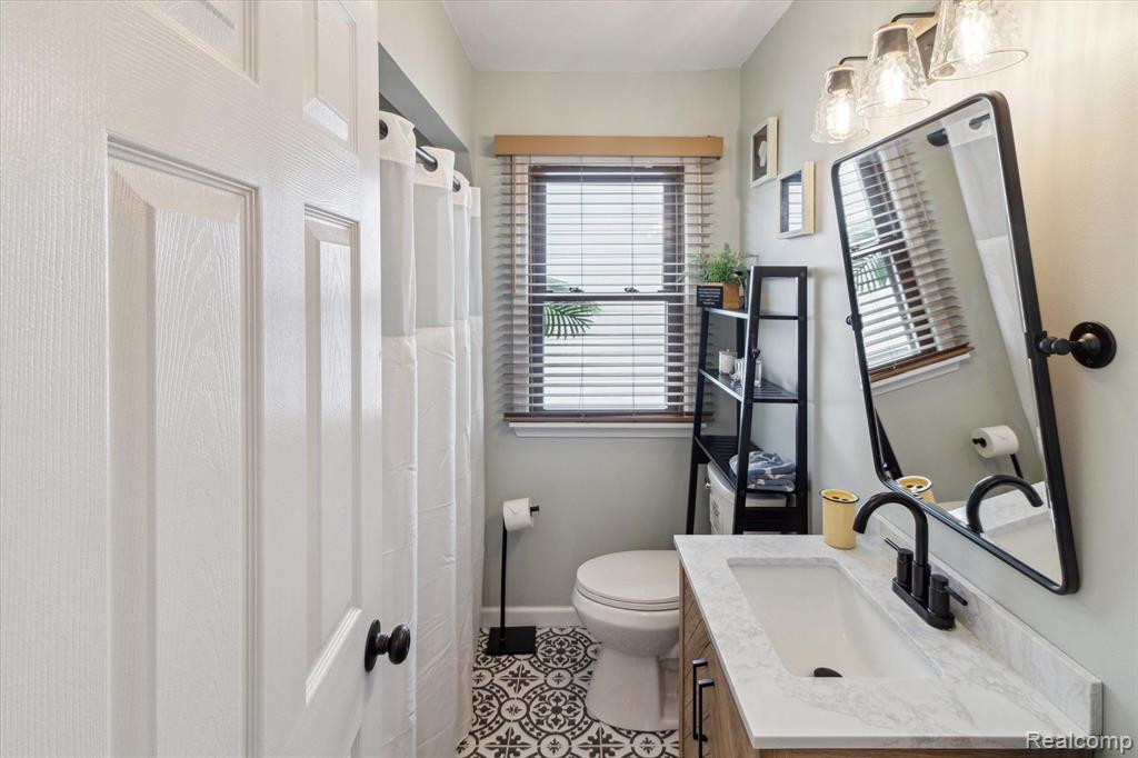5096 DURNHAM Drive, Waterford, MI 48327 — Photo 25