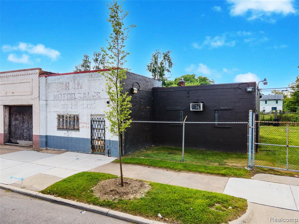 14849 Livernois Avenue - Photo 2