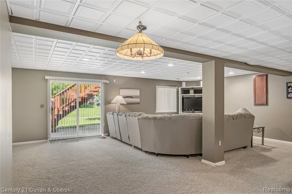 49468 N Glacier, Northville, MI 48168 — Photo 33