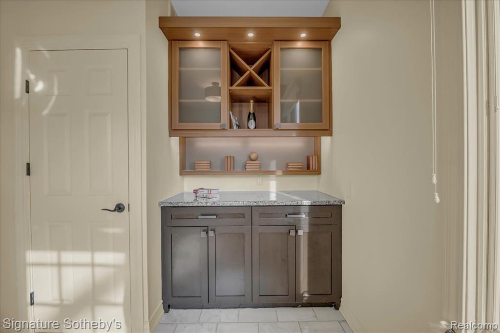 621 DEWEY Street, Royal Oak, MI 48067 — Photo 5
