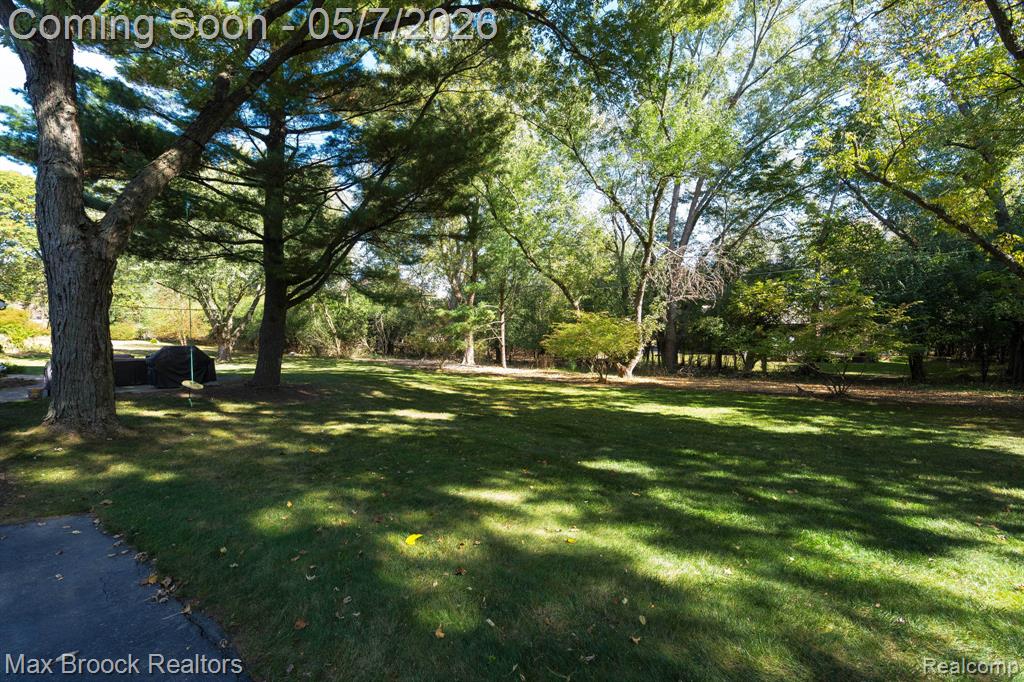 30800 Roberts Drive, Franklin, MI 48025 — Photo 4