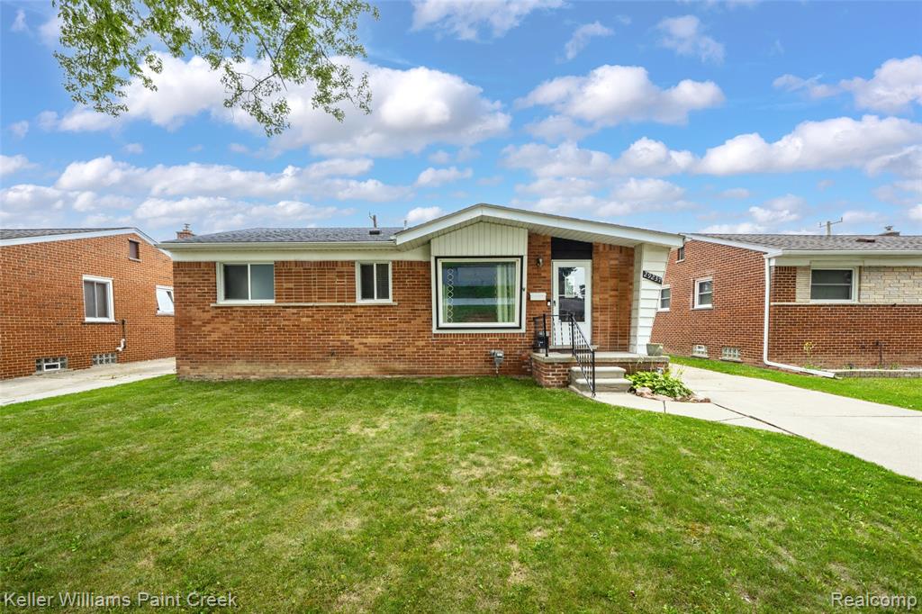29237 Boston Street, Saint Clair Shores, MI 48081