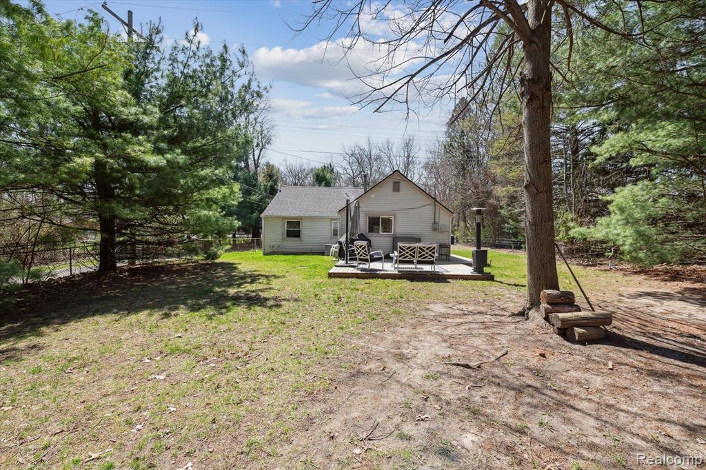 7847 HERBST Road, Brighton, MI 48114 — Photo 28