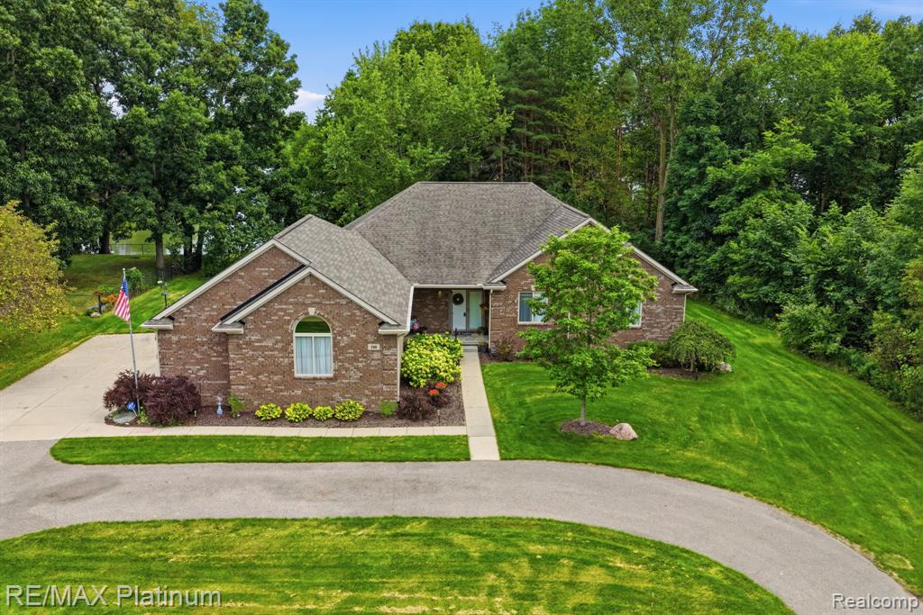 100 Fordney Place, Howell, MI 48855