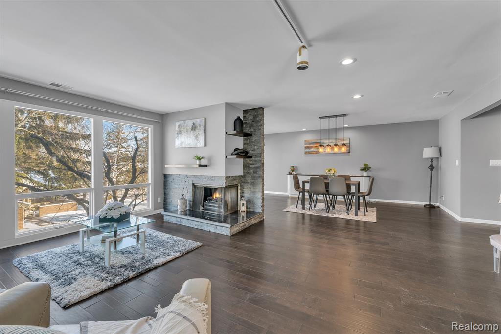 7258 Creeks Bend Court, West Bloomfield, MI — Photo 14
