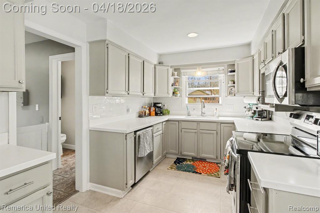 6912 Cheddar Valley Drive, Brighton, MI 48116 — Photo 10