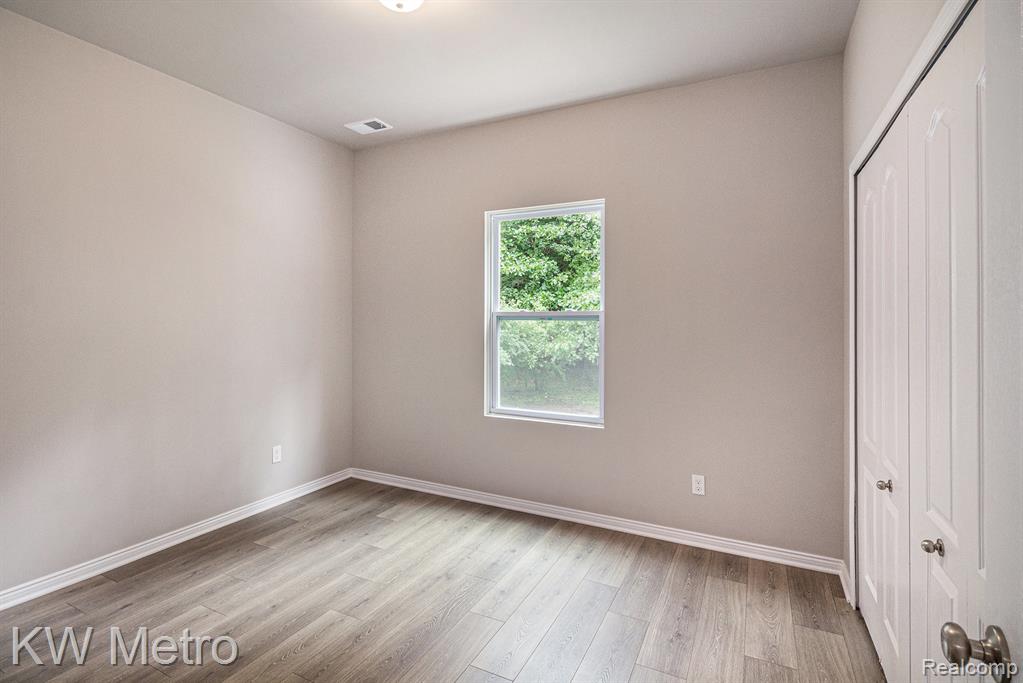 320 Whispering Pines Drive, 21, Fenton, MI 48430 — Photo 14