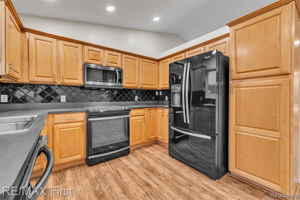 47179 Southern Cross Drive, Macomb, MI 48044 — Photo 11