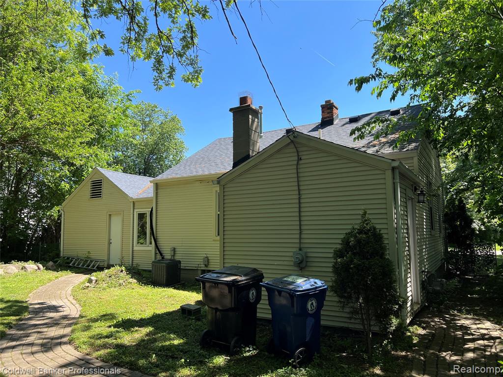 19925 Negaunee, Redford, MI 48240 — Photo 54