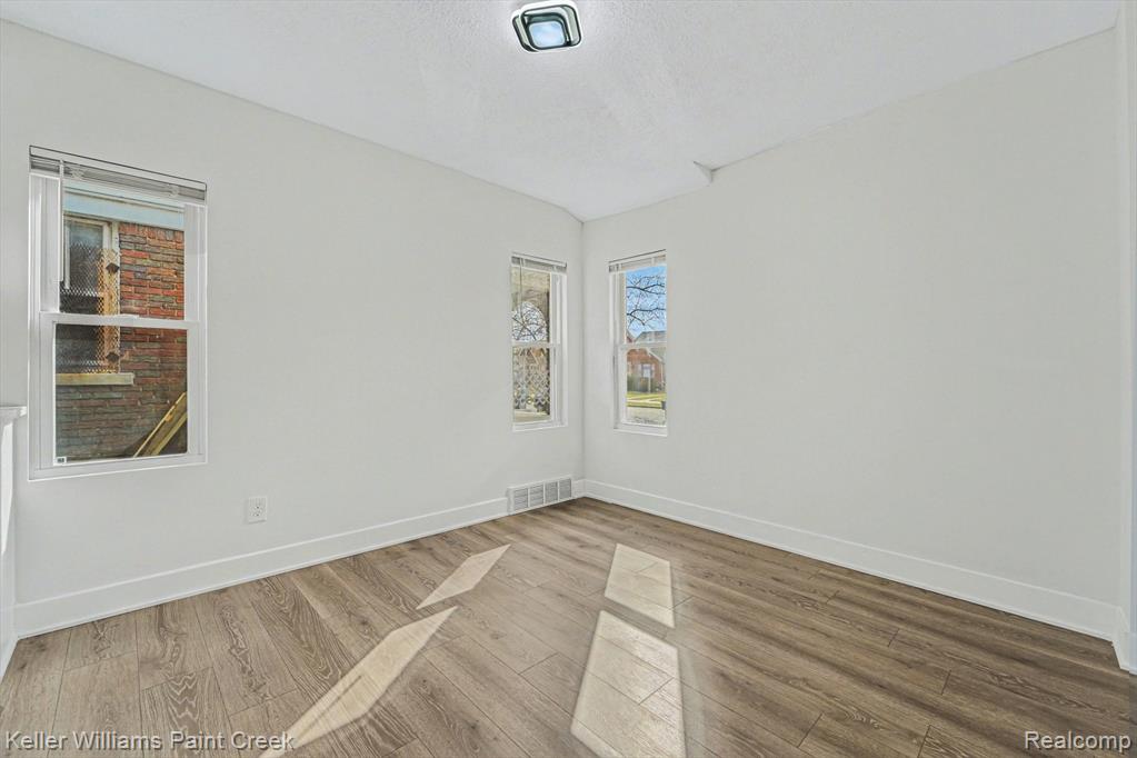 9436 Beaconsfield Street, Detroit, MI 48224 — Photo 8
